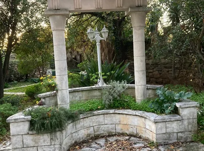 Encore Un Soir * Hyeres